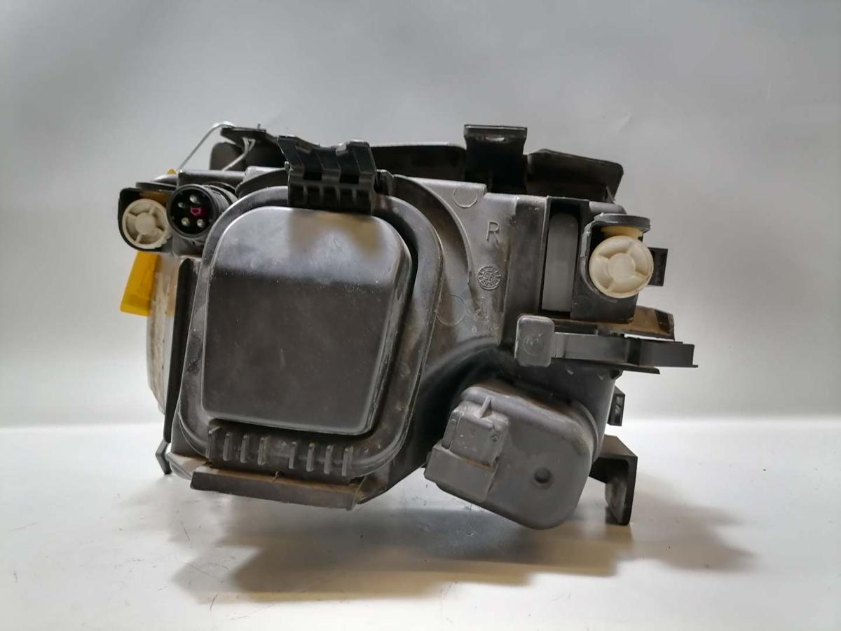 Audi A4 B5 original Scheinwerfer vorn rechts Halogen Bj.1996